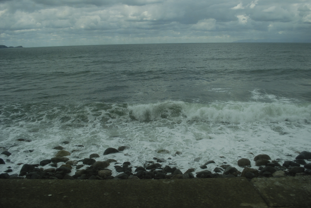 さむそーな海