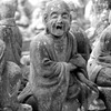 わが町のユーモラスな羅漢さんたち～⑵