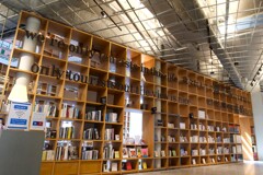 本屋さんのような図書館