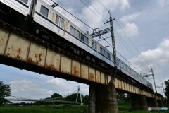 電車が渡る橋