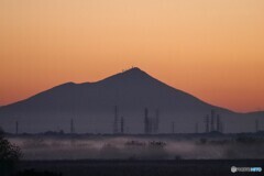 筑波山と鉄塔群