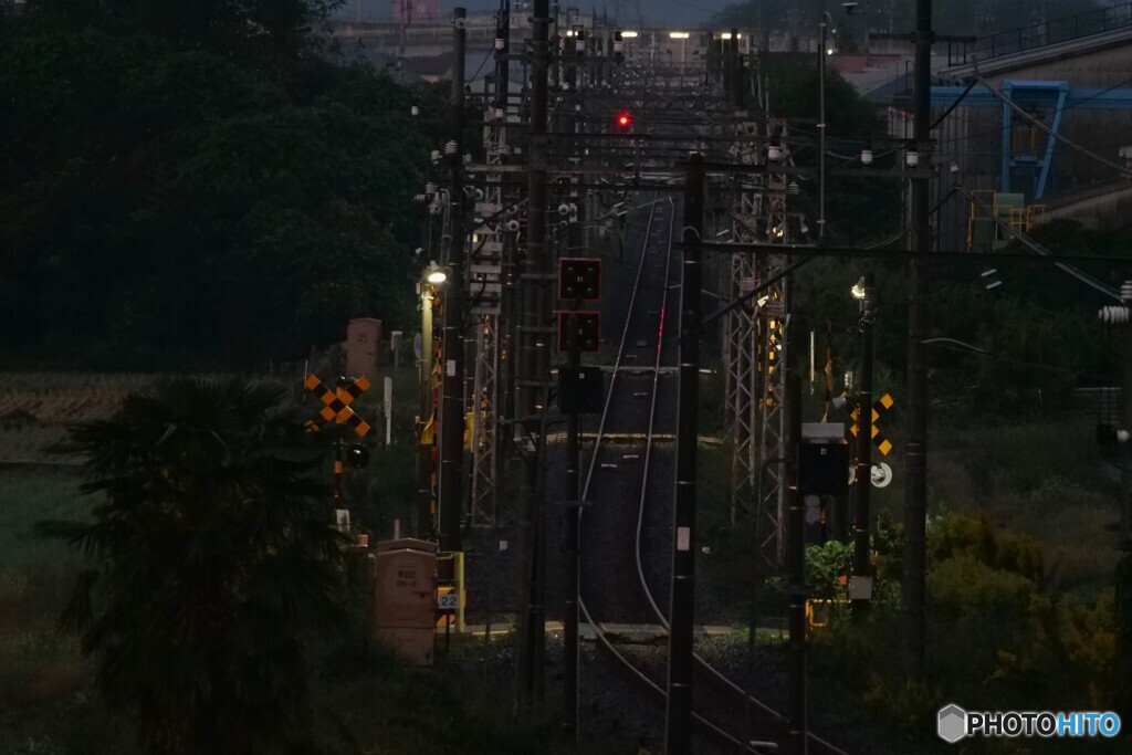 早朝の鉄路