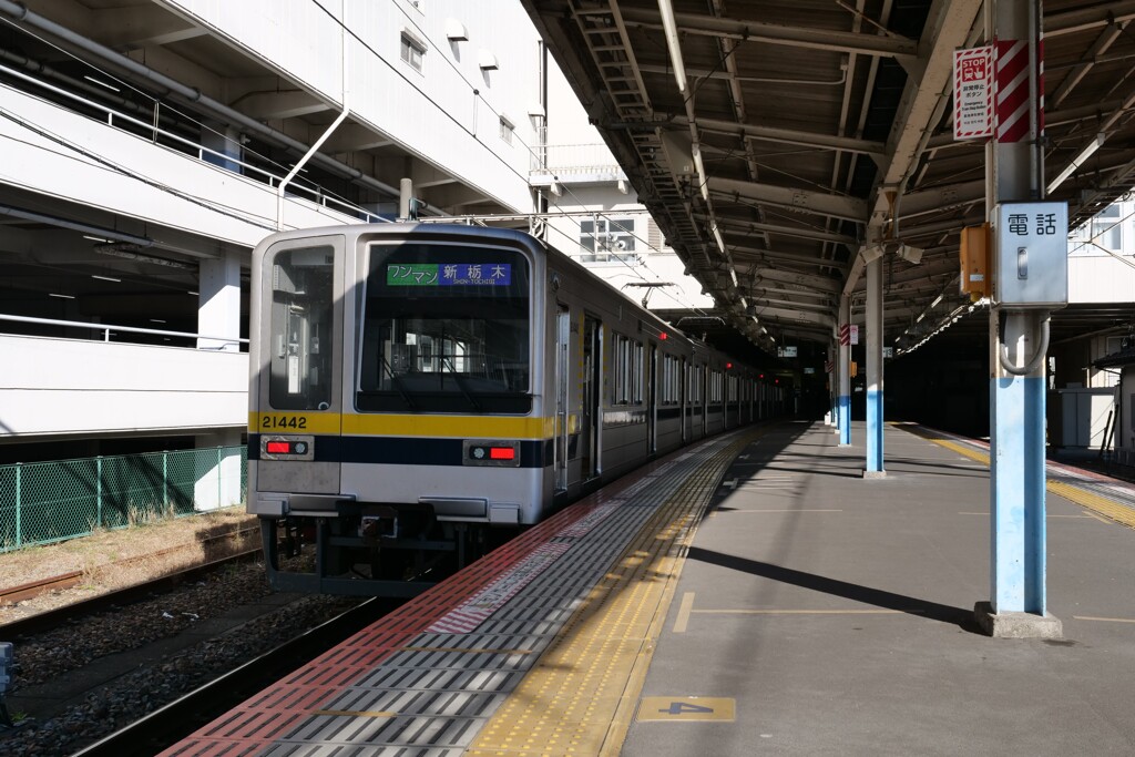 閑散としたホーム