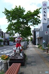 【散策していたら…】街の治安を守るウルトラマンに出会いました