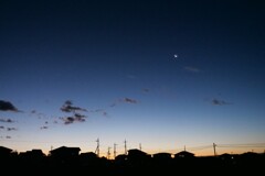夜明けの月