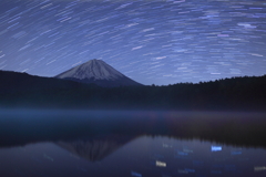 西湖～星降る夜の逆さ富士～