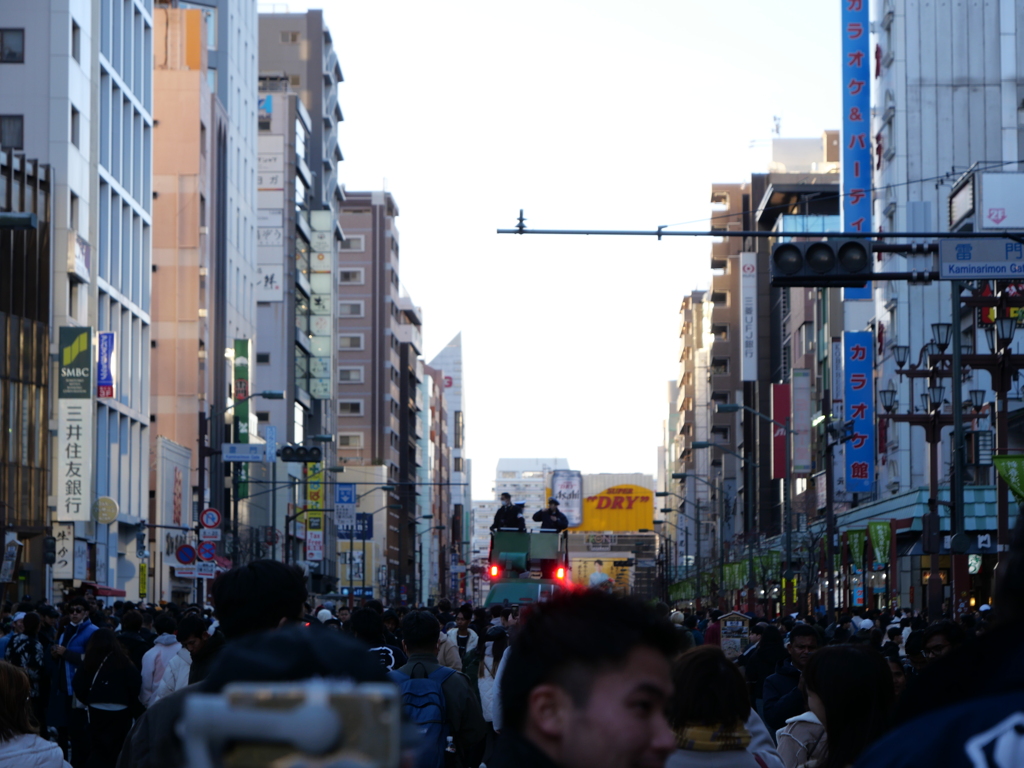 新しい年の賑わい