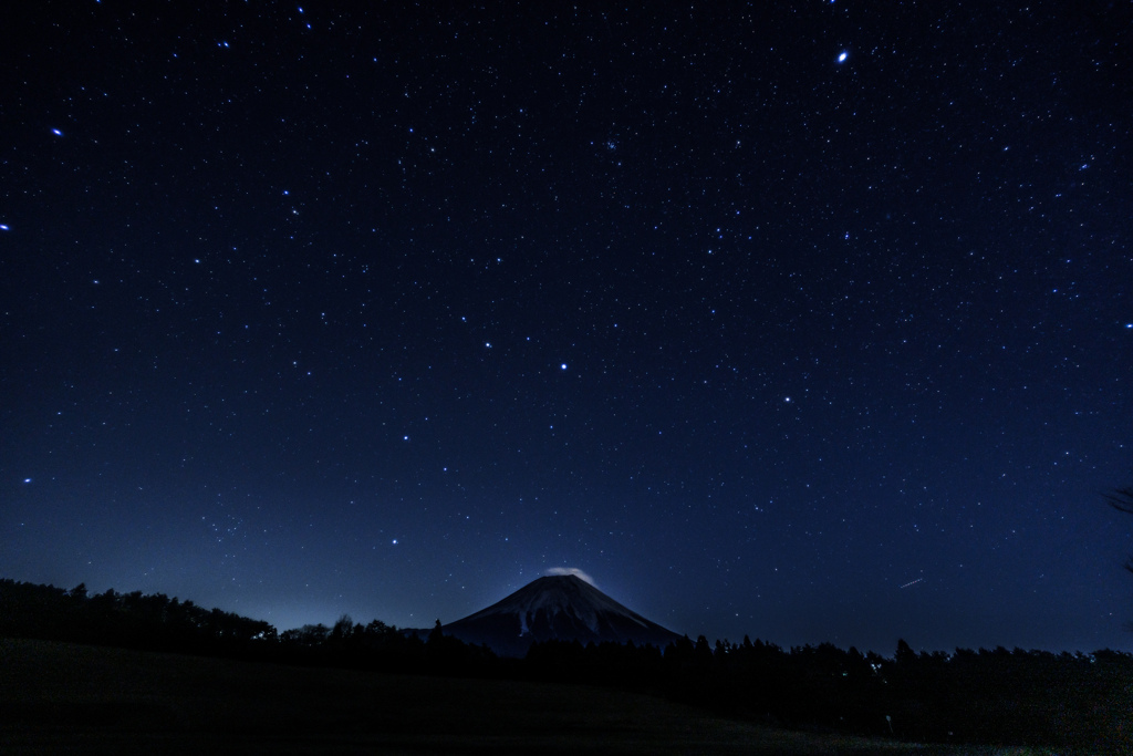 富士山麓の星景【12月】 (1)
