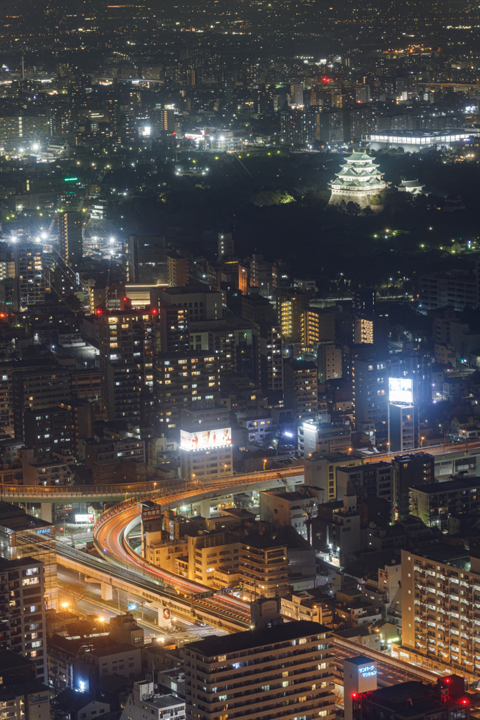 高速道路と名古屋城