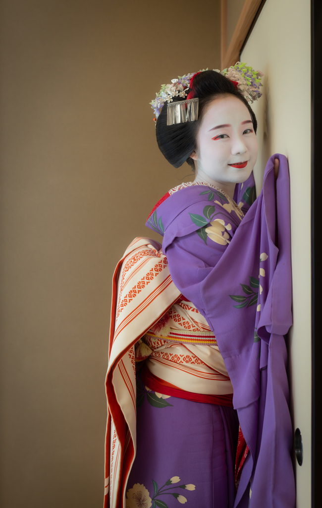 襖から