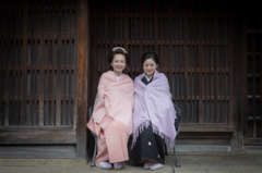 八幡様の麓で