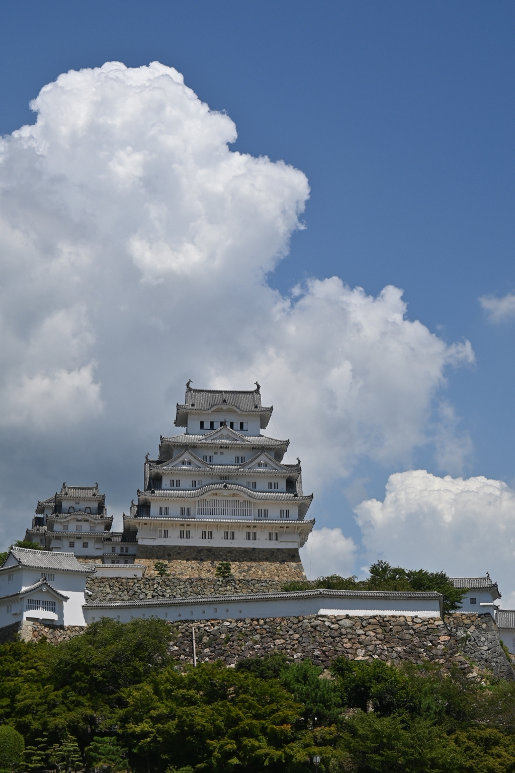 姫路城 夏空