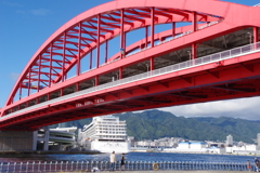 神戸大橋と飛鳥Ⅲ