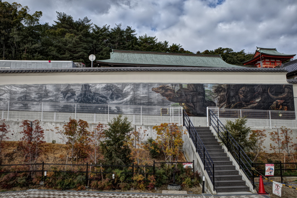門戸厄神　龍の壁画