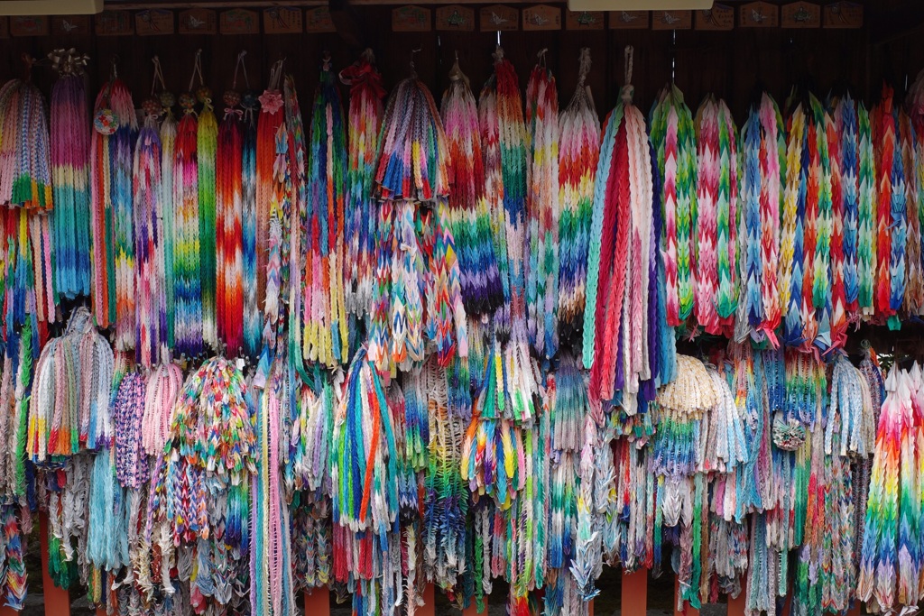 願いを叶える千羽鶴