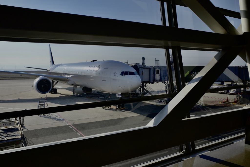 朝の関空
