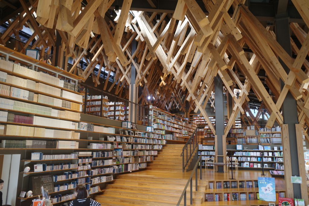 隈研吾　雲の上の図書館