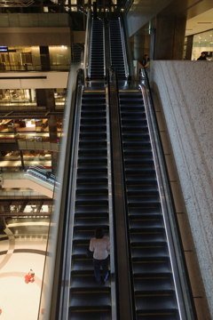 エスカレーターを上から