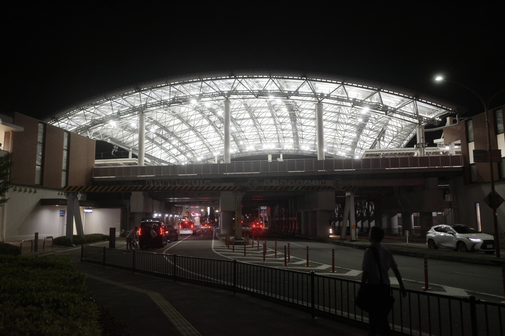 阪神甲子園駅の屋根
