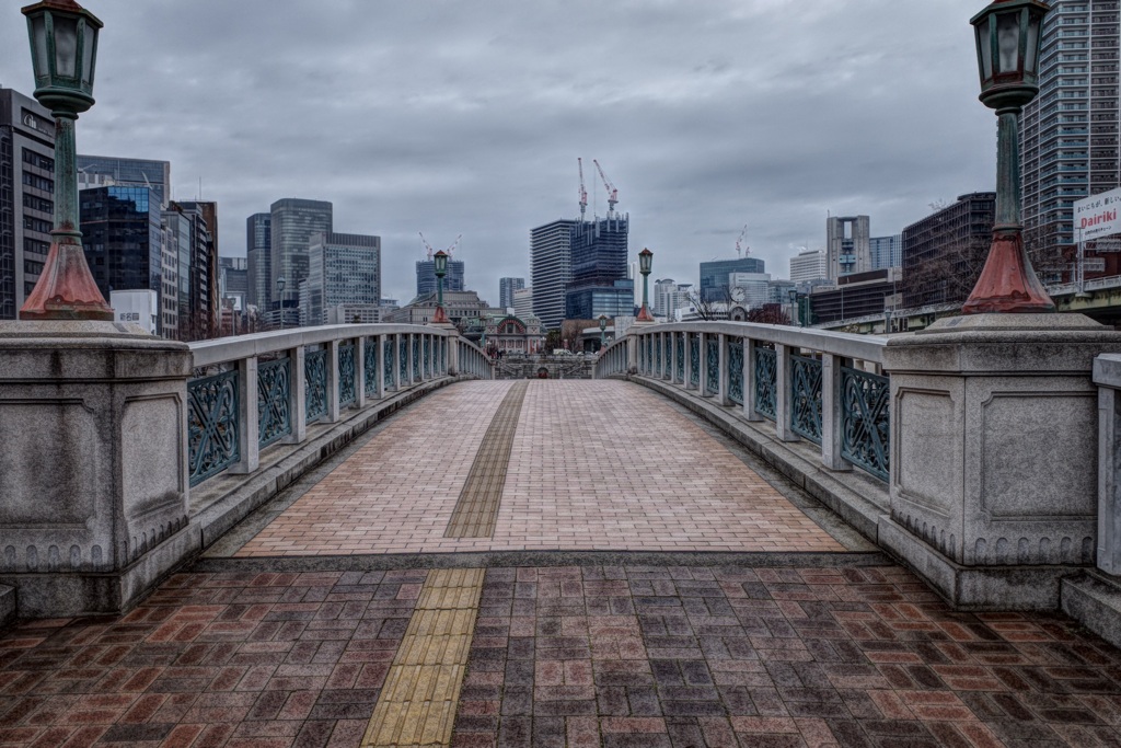 中之島公会堂に続く橋