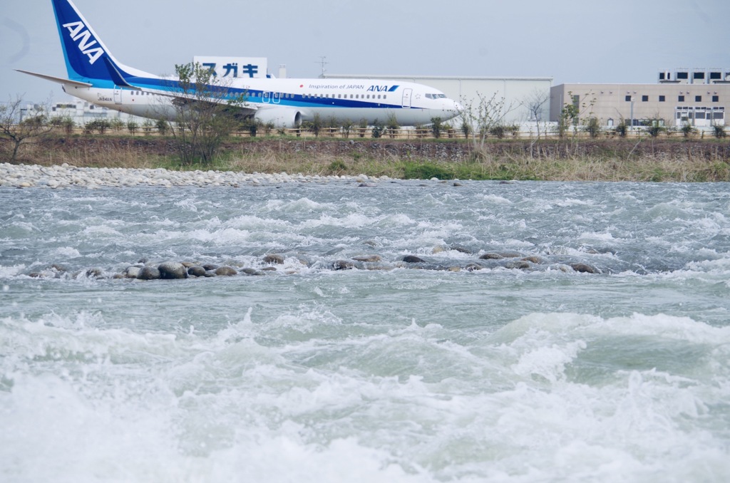 富山空港