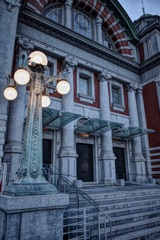 中之島公会堂の街灯が灯る