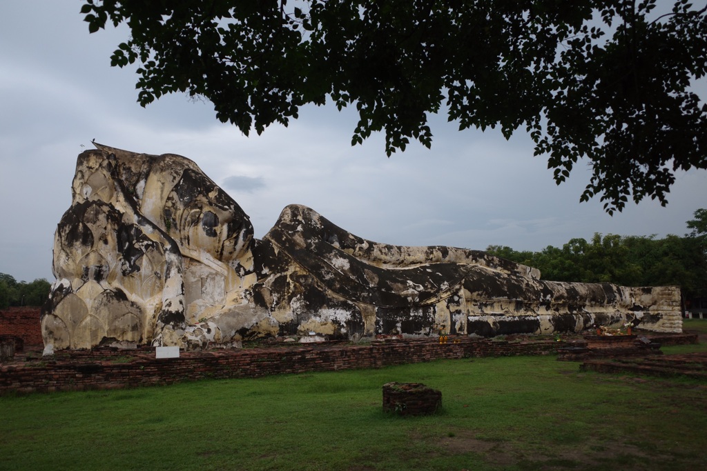 タイの涅槃像