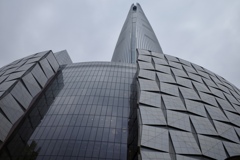 高さ555m