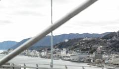 ”尾道水道　そして　千光寺方面”　　高速バス車中より