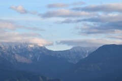 雲が切れ始めた桑瀬峠方面