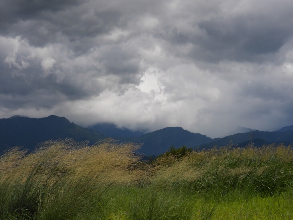 四国山地は雲のなか