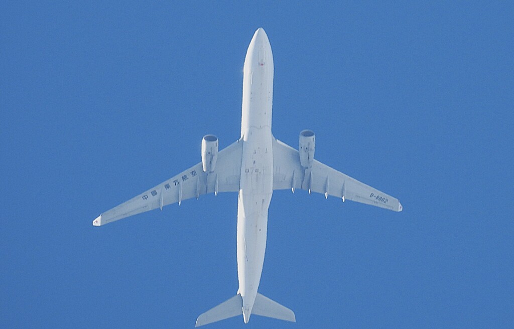 頭上 西方航空路