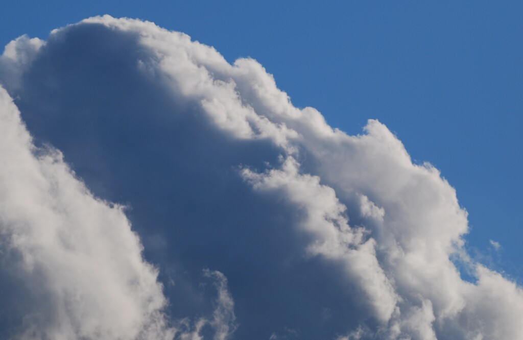 雲湧いた夕暮れ