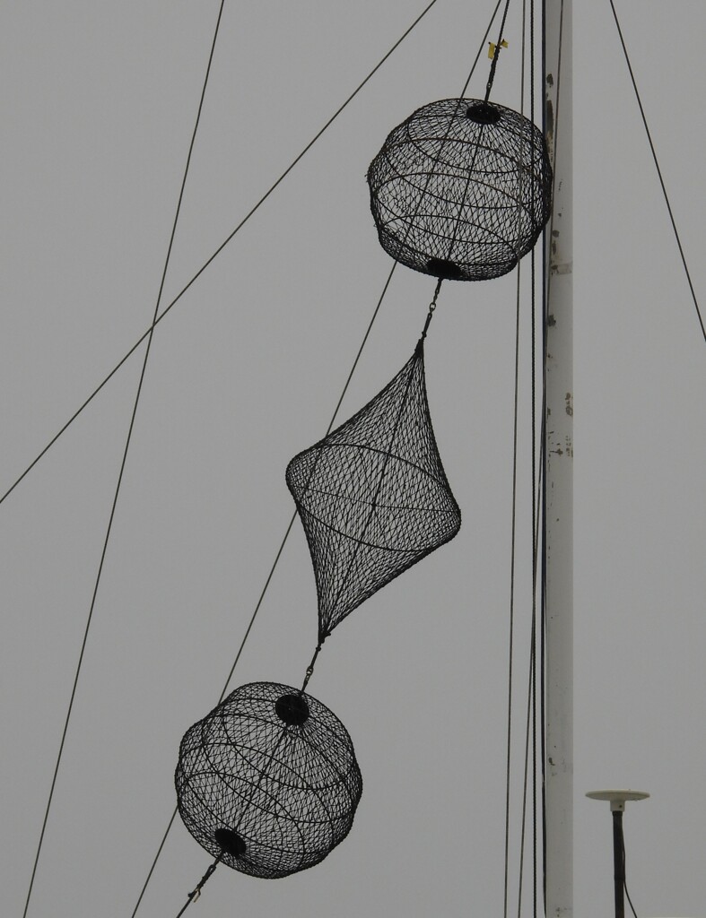 梅雨空