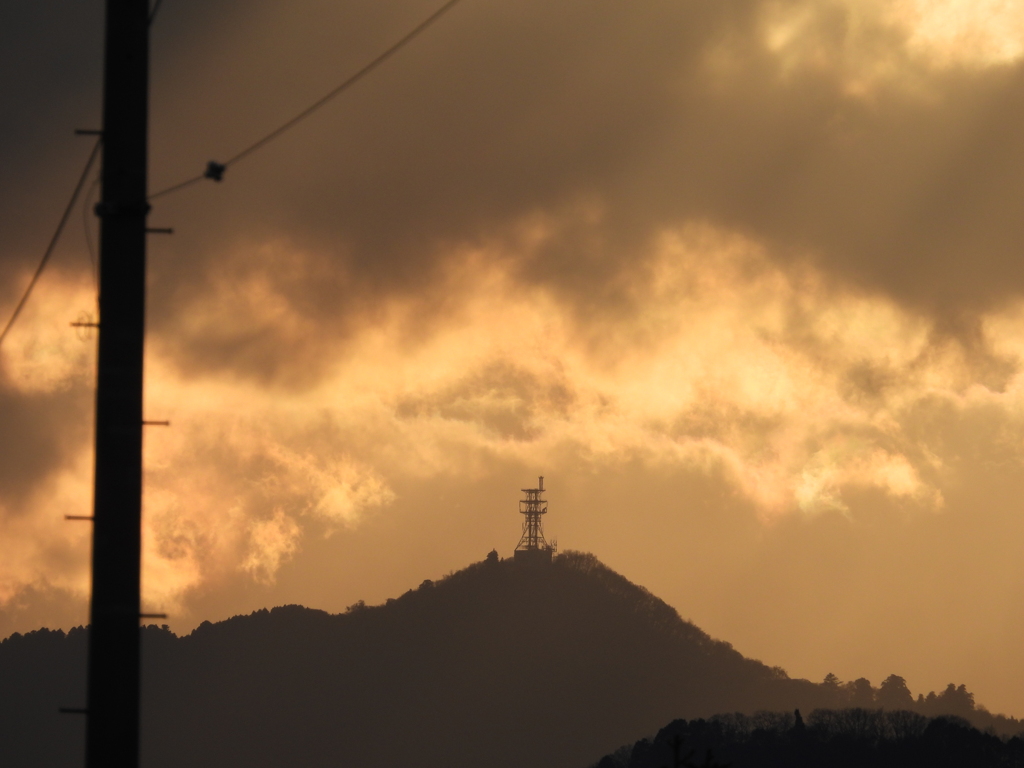 夕暮時　高縄山