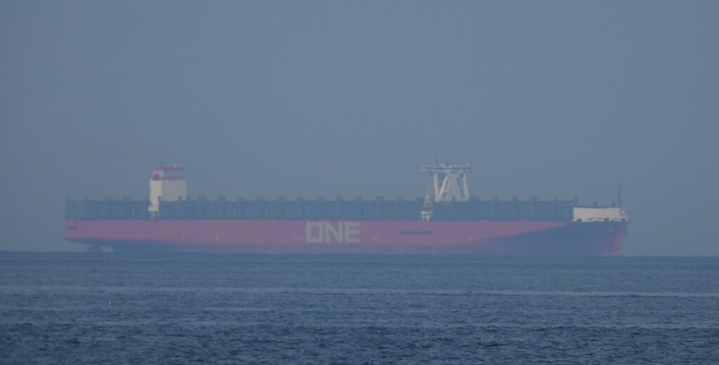 遥か彼方　新造船