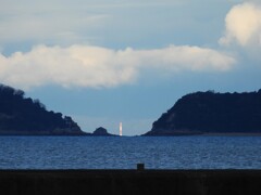 天候回復　６０㎞先の高層煙突