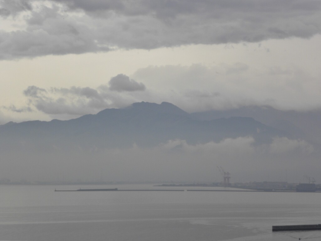 雨上がり　そして　冠山