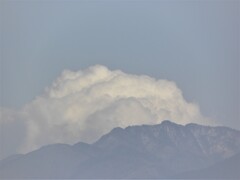 四国山地　春霞