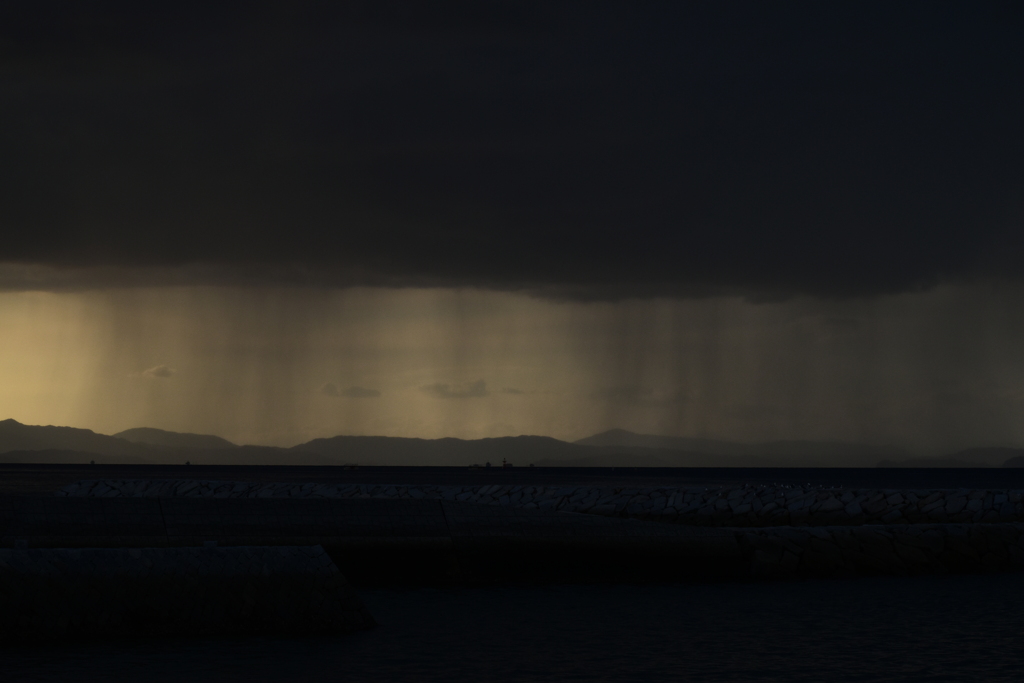 沖合　雨