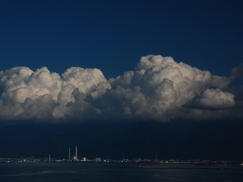 燧灘　夏雲