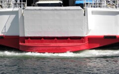 フェリー　着岸