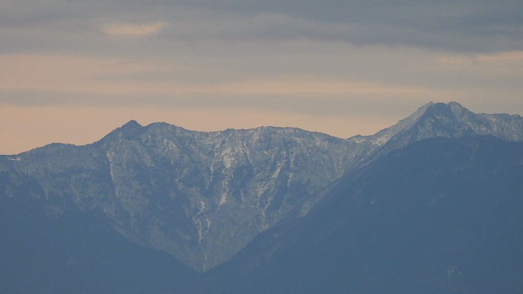 夜明け頃　桑瀬峠　伊予富士　そして　扇山