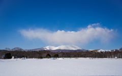 雪原と樽前山