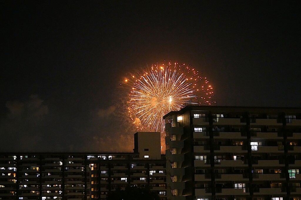 ② 遠くで花火が・・・