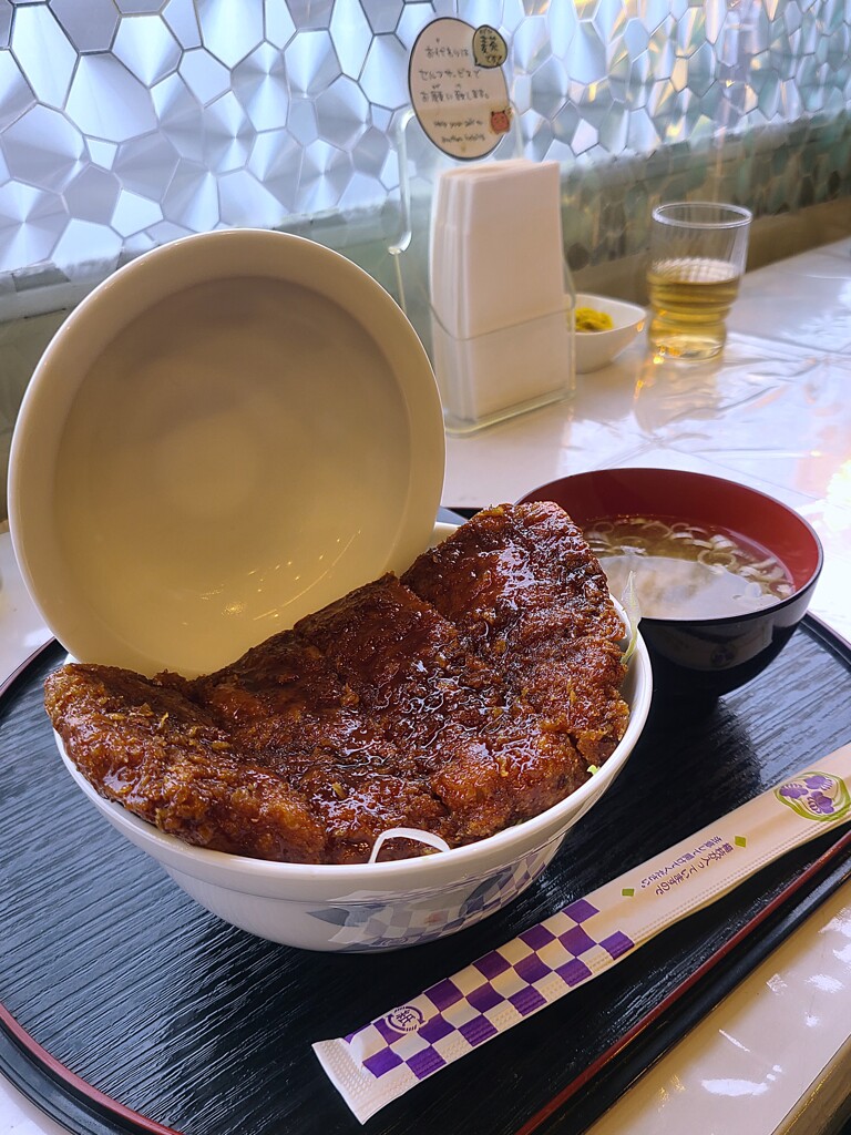 ④ 会津若松市内を巡る旅　会津名物「ソースカッ丼」を・・・
