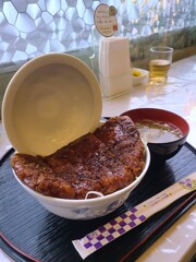④ 会津若松市内を巡る旅　会津名物「ソースカッ丼」を・・・