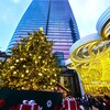 麻布台ヒルズ森JPタワーとクリスマスツリー