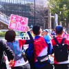 ③ 沿道には、声援を送る人達が・・・