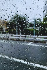 外は雨降り・・・